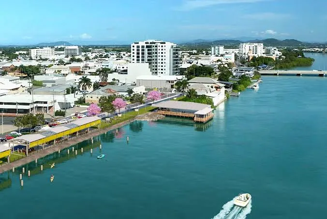 Aerial view of the Pioneer River and the Mackay CBD